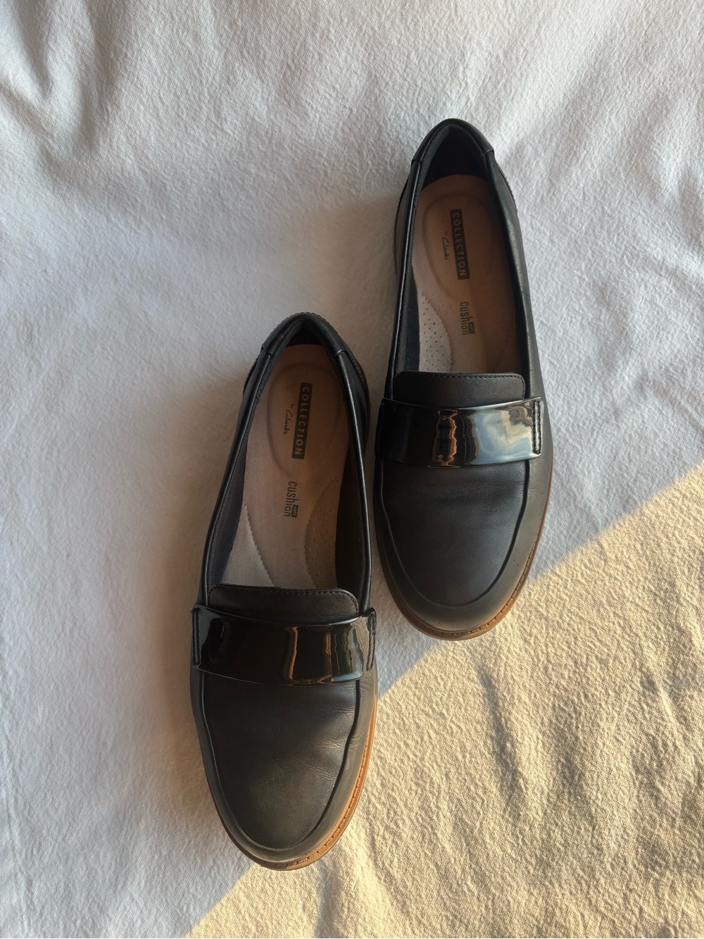 Clarks Collection Black Leather Loafers Cushion Soft Comfort Shoes Women’s US 8M